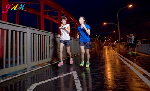 夜間跑步的好處.jpg